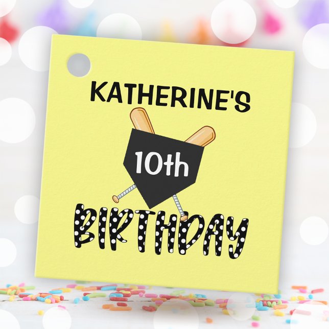 Étiquettes Cadeau Fête d'anniversaire de softball pour filles Carré (Girls Softball Birthday Party Square Favor Tags)