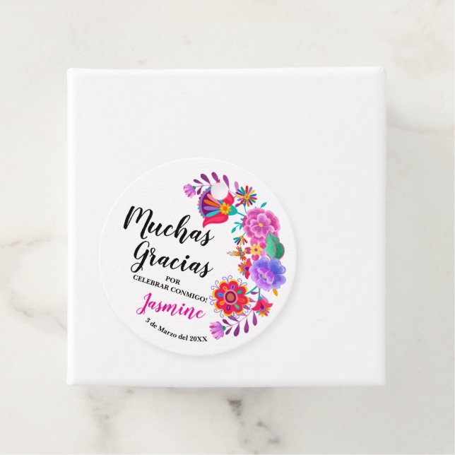 Étiquettes Cadeau Fête d'anniversaire Muchas Gracias Fiesta (En situation)