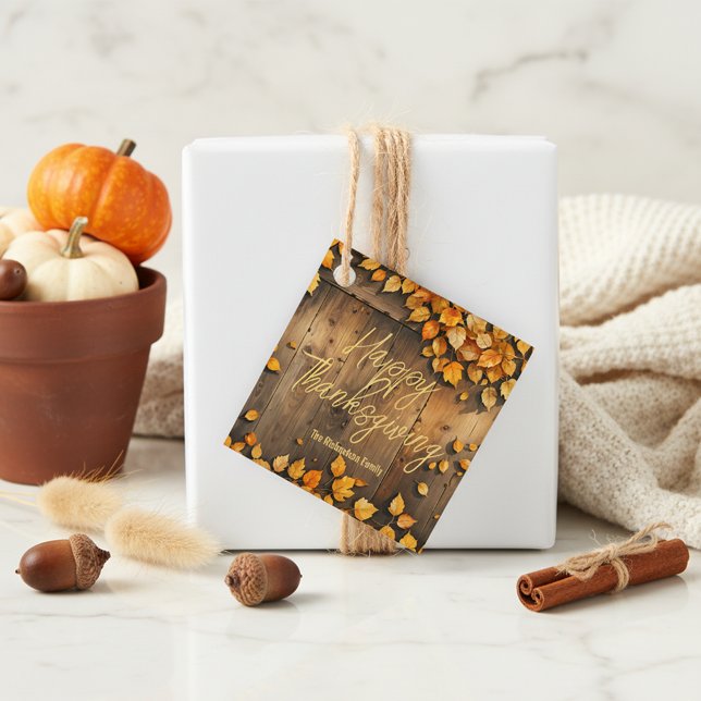 Étiquettes Cadeau Feuilles de automne jaunes sur le bois de grange T (Créateur téléchargé)