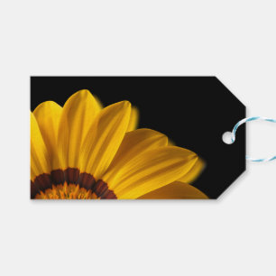 Étiquettes-cadeau Fleur jaune sur arrière - plan noir