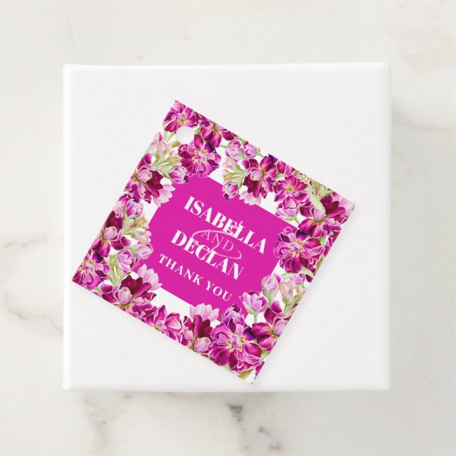 Étiquettes Cadeau Fleuron stock rose foncé (En situation)