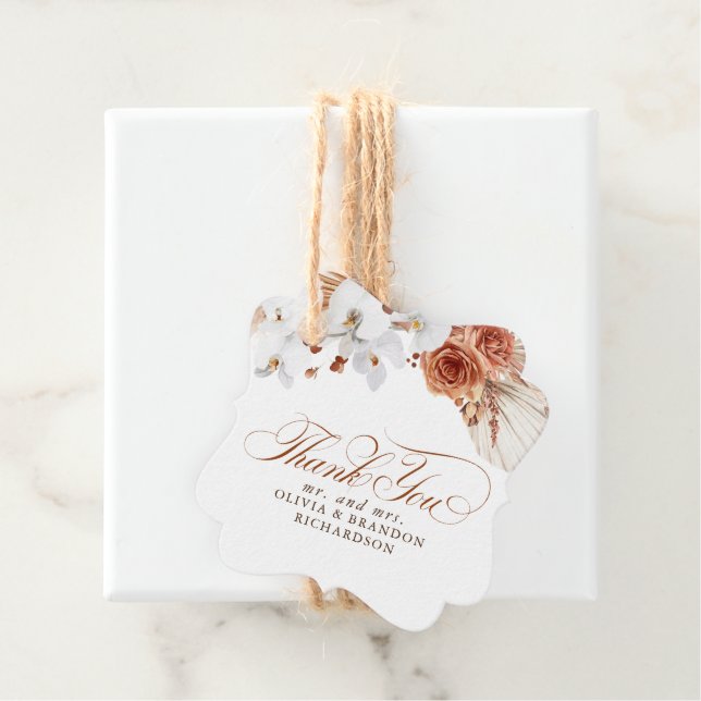 Étiquettes Cadeau Fleurs de terre cuite et blanches Boho Merci (En situation)
