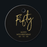 Étiquettes Cadeau Gold & Black 50th Birthday Party Favor Merci<br><div class="desc">Cette étiquette de remerciement personnalisée simple ajoutera des détails élégants à votre journée spéciale. Ce design est doté d'un script doré moderne qui affiche "Fifty" avec du texte personnalisé. Des invitations à 50e anniversaire et des fournitures de fête sont disponibles dans ma boutique BaraBomDesign.</div>