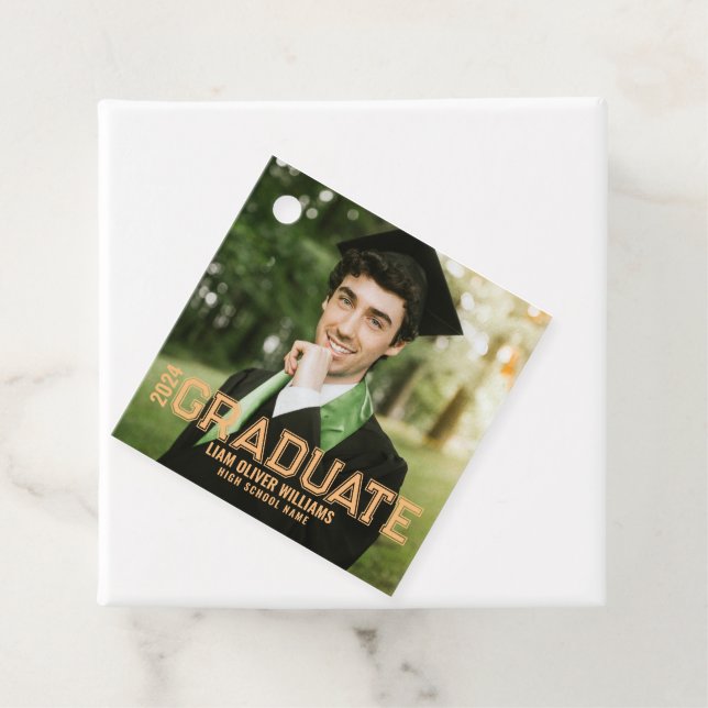 Étiquettes Cadeau Graduate 2024 Personnalisée Photo Grad Party (En situation)