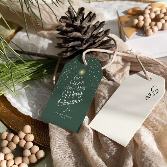Étiquettes-cadeau Green Very Merry Christmas Tree Nom de famille (Créateur téléchargé)