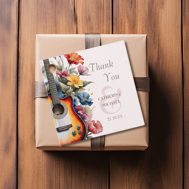 Étiquettes Cadeau Guitare Wildflower Esperluette Mariage Musical (Top view music theme wedding guitar wildflower meadow rustic favor Favor Tag)