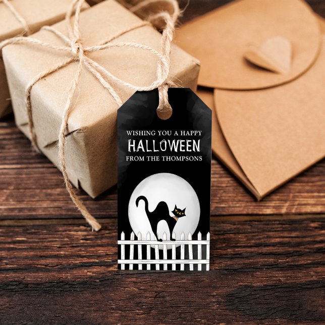 Étiquettes-cadeau Halloween Éffrayant Scary Whimsical Black Cat (Halloween whimsical black cat on a white picket fence gift tag.)