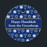 Étiquettes Cadeau Hanoukka Dreidel Menorah Blue Custom Party<br><div class="desc">Belle Hanoukka parti faveur tags dans un beau bleu avec un motif cool de la star du judaïsme,  rêidel pour les jeux de Chanukah amusants,  et la menorah juive pour la fête. Customisez vos cadeaux avec votre nom de famille.</div>