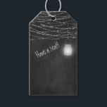 Étiquettes-cadeau Jars Mason brillant Feux Chalkboard Place Cartes<br><div class="desc">Utilisez un stylo argenté ou blanc pour écrire les noms et les tables #s de vos invités. Utilisez une corde et accrochez-les à une planche pour une carte de place unique ! Éclairage Mason Jar et String Lights sur Chalkboard arrière - plan Tags cadeaux utilisés pour les cartes de place....</div>