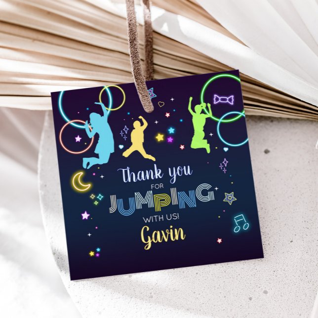 Étiquettes Cadeau Jump & Glow Trampoline Carré de fête d'anniversair (Let's Jump and Glow Birthday Party Square Favor Tags)