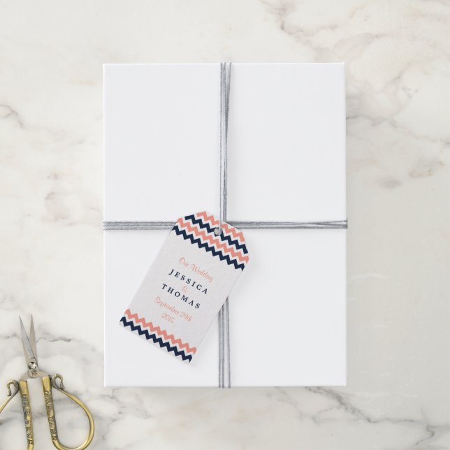 Étiquettes-cadeau La collection Mariage moderne Chevron - Rose & Nav (Avec de la ficelle)