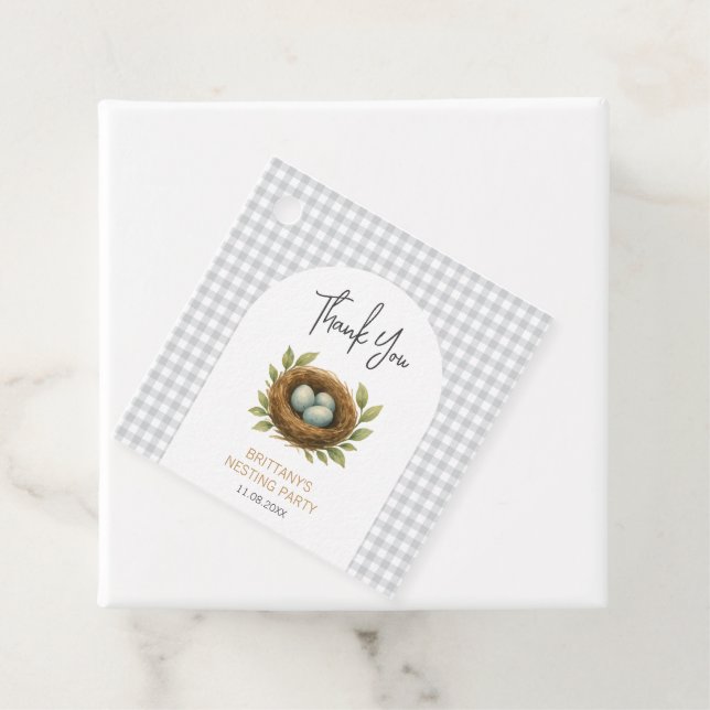 Étiquettes Cadeau La fête de nidification bénit le Baby shower neutr (En situation)