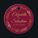Étiquettes Cadeau Lacy Gold Frills Élégant Maroon Mariage Bourgogne<br><div class="desc">Ces belles étiquettes-cadeaux mariages présentent du texte doré sur un arrière - plan bordeaux,  marron ou rouge vif avec une bordure florale frileuse en faux feuille d'or. Le texte est entièrement personnalisable et contient les noms du couple mariage et la date du mariage. Super comme étiquettes de faveur!</div>