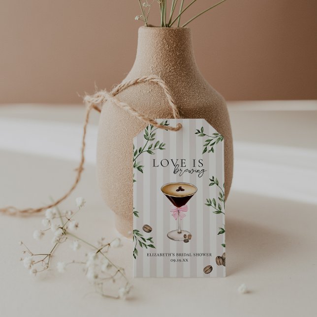 Étiquettes-cadeau L'amour brasse | Fête des mariées Espresso Martini (Créateur téléchargé)