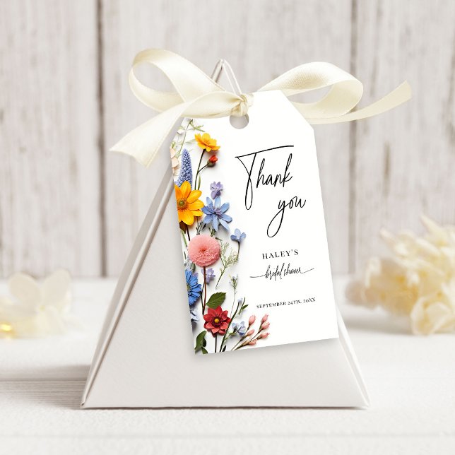 Étiquettes-cadeau L'Amour Est Dans La Fête des mariées Florale Du Pr (Créateur téléchargé)