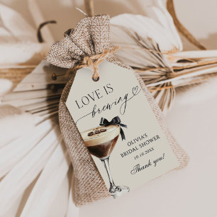 Étiquettes-cadeau L'amour est en train de brasser la Cocktail Mariag