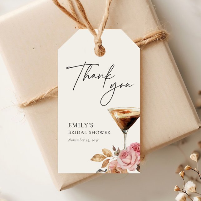 Étiquettes-cadeau L'amour est en train de se préparer pour une éléga (Créateur téléchargé)