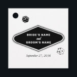 Étiquettes Cadeau Las Vegas Casino Destination Mariage Noir Blanc<br><div class="desc">Un design mariage à thème unique dessiné à la main par Las Vegas Casino. Destination moderne Las Vegas, Nevada thème mariage avec cartes à jouer, casino de jeux d'argent illustrations à thème. Une marque cadeau mariage Las Vegas noir et blanc design idéal pour les mariages à thème casino. Des invitations...</div>