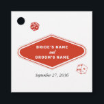 Étiquettes Cadeau Las Vegas Casino Destination Mariage Rouge Blanc<br><div class="desc">Un design mariage à thème unique dessiné à la main par Las Vegas Casino. Destination moderne Las Vegas, Nevada thème mariage avec cartes à jouer, casino de jeux d'argent illustrations à thème. Une marque cadeau mariage Las Vegas rouge et blanc design idéal pour les mariages de casino à thème. Des...</div>