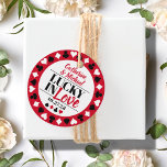 Étiquettes Cadeau Las Vegas Casino Mariage Rouge et noir<br><div class="desc">Ce Poker Quatre Costumes Motif Lucky in Love design mariage est la façon parfaite d'ajouter une touche de chance et de sophistication à votre journée spéciale. Avec un motif de poker classique rouge, noir et blanc avec quatre costumes, ce design est à la fois élégant et ludique. Personnalisez votre design...</div>