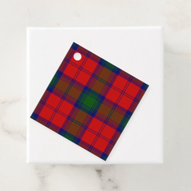 Étiquettes Cadeau Lindsay tartan rouge vert plaid (En situation)