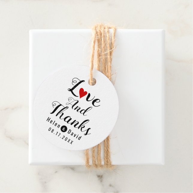 Étiquettes Cadeau Love and Thanks calligraphie rouge coeur mariage (En situation)