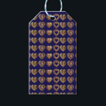 Étiquettes-cadeau Luxurious Golden Baroque Hearts Pattern on Navy Bl<br><div class="desc">Bring a touch of timeless elegance to your accessories and decor with this seamless pattern featuring intricate golden hearts on a rich navy blue background. Inspired by baroque art and vintage jewelry, this design adds a romantic and luxurious feel to any product – perfect for Valentine's gifts, home accents, or...</div>