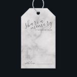 Étiquettes-cadeau Marbre Mariage de script moderne 'Partager une mém<br><div class="desc">Ajoutez une touche personnelle à votre mariage avec un conseil de mariage de script moderne et une carte d'étiquette de voeux. Cette carte de tags comporte le titre "partager une mémoire" en gris style de police de script moderne et les détails en gris moderne sans serif style de police sur...</div>