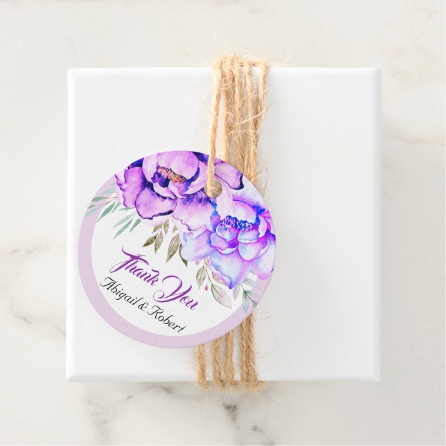 Étiquettes Cadeau Mariage à fleurs d'aquarelle violette (En situation)