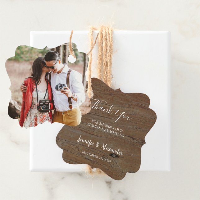 Étiquettes Cadeau Mariage campagnard photo en bois rustique Merci (Rustic wood photo country Wedding Thank You Favor Tags.)