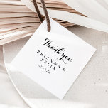 Étiquettes Cadeau Mariage de calligraphie moderne<br><div class="desc">Ces étiquettes modernes calligraphie mariage sont parfaites pour un mariage rustique. Le design sobre et élégant présente une typographie de script classique et sophistiquée en noir et blanc. Faites de vos étiquettes vos propres en incluant vos noms, l'événement (le cas échéant) et la date. Ces étiquettes de faveur peuvent compléter...</div>