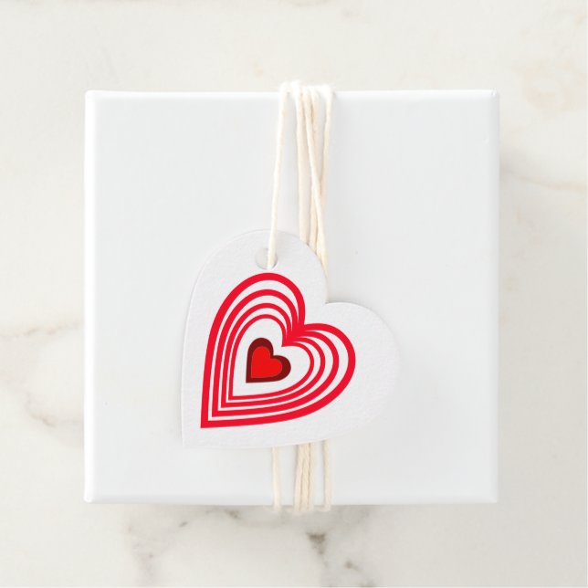 Étiquettes Cadeau Mariage Rouge à Cœurs pour la Saint-Valentin 4Eve (En situation)