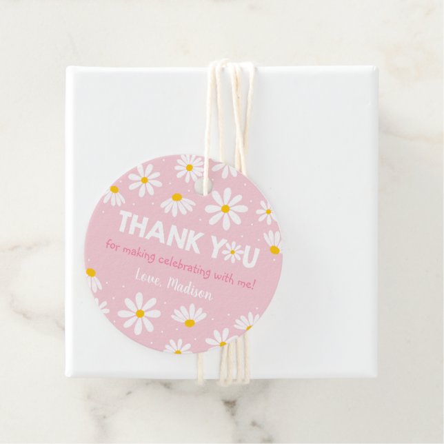 Étiquettes Cadeau Merci d'anniversaire rose Daisy (En situation)