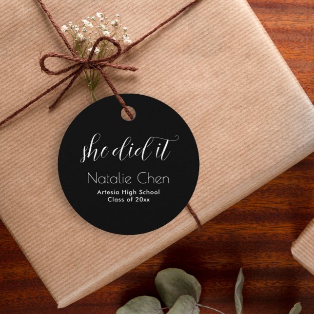 Étiquettes Cadeau Moderne Black Élégante Typographie Diplômée (Créateur téléchargé)