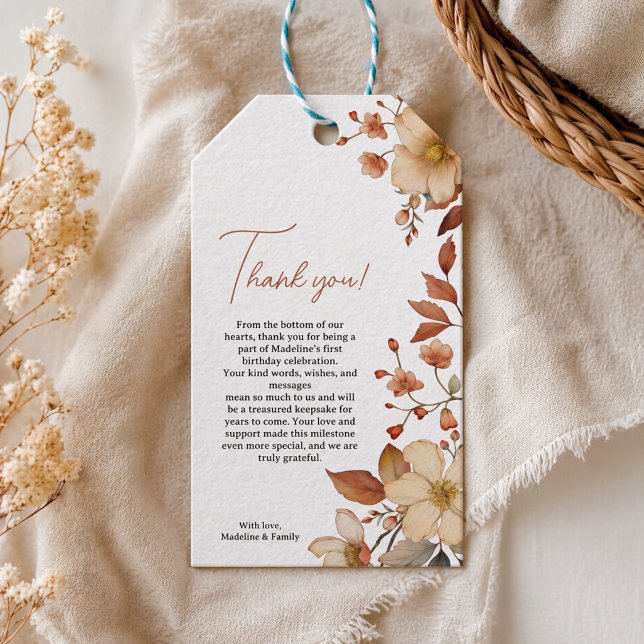 Étiquettes-cadeau  Moderne Chic Fleur Sauvage Script 1er Anniversair (Modern Chic Wildflower Script 1st Birthday Girl Gift Tags)