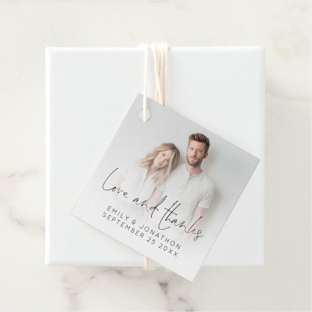 Étiquettes Cadeau Moderne Photo Overlay Love Merci Script Mariage (En situation)
