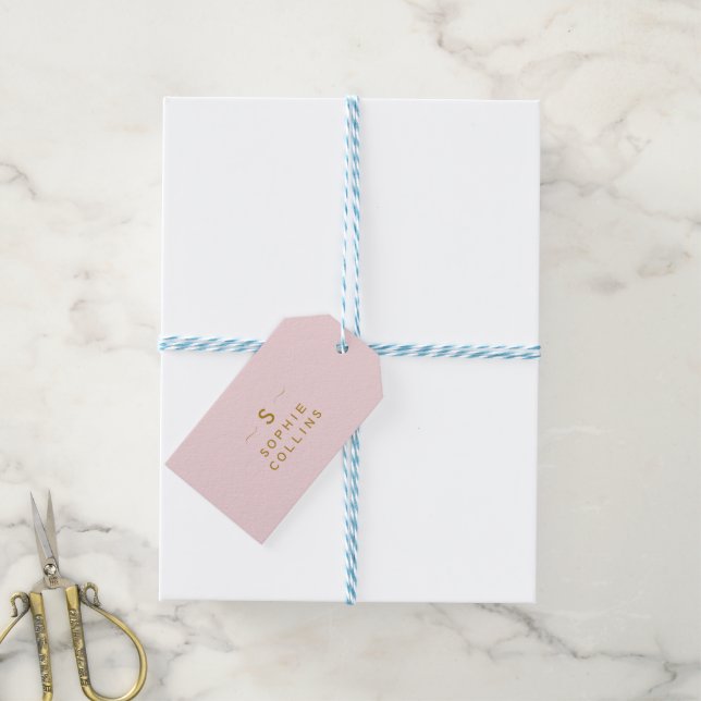 Étiquettes-cadeau Monogram Blush Pink Gold Minimalist Nom élégant (With Twine)