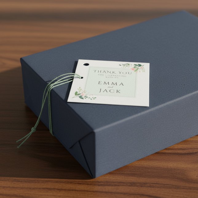 Étiquettes Cadeau Noms de verdure rose douce mariage (Soft pink greenery names wedding favor tags.)