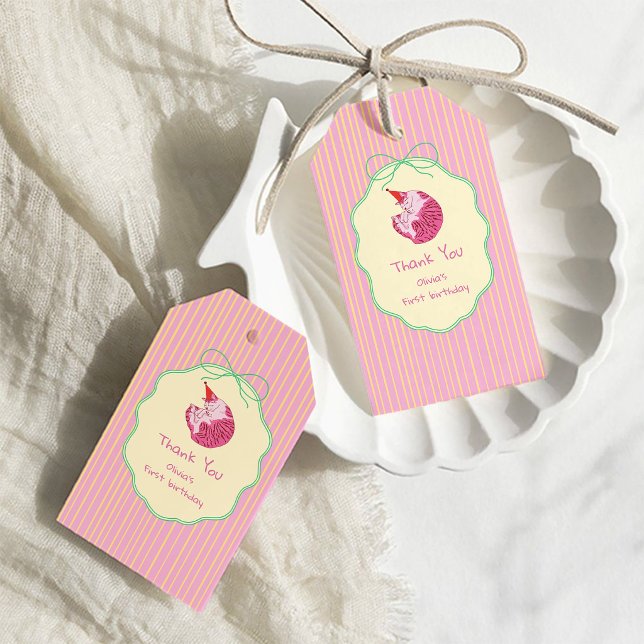 Étiquettes-cadeau One Sleepy Cat 1st Birthday – Yellow Stripes (Créateur téléchargé)