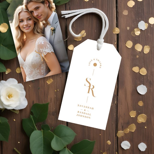 Étiquettes-cadeau Paraphe Mariage d'or minimaliste chic (Exquisite Chic Minimalist Golden Effect Wedding Initials Photo Gift Tags.)