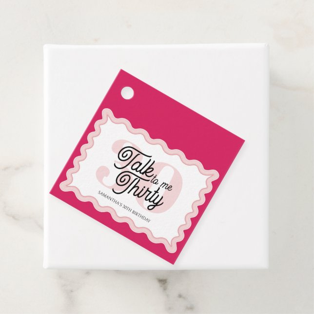 Étiquettes Cadeau Parlez trente à moi Curvy Super 30e anniversaire (En situation)