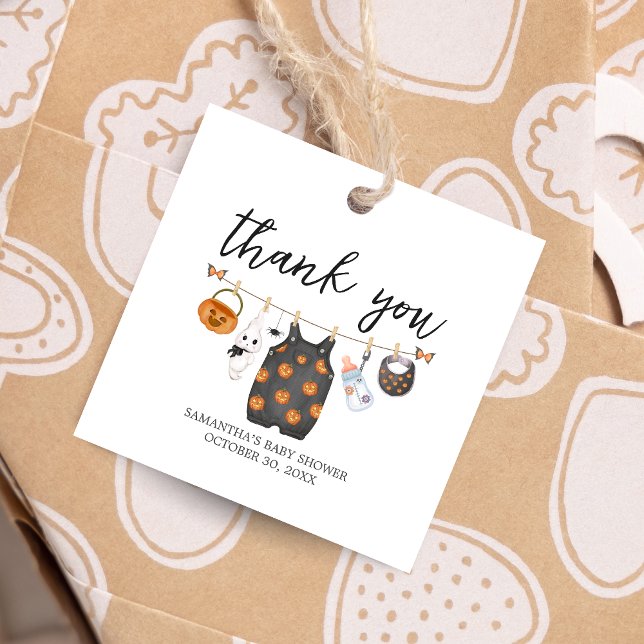 Étiquettes Cadeau Petit Citrouille de Boo Halloween Baby shower Carr (Little Boo Pumpkin Clothesline Halloween Baby Shower Square Favor Tags)