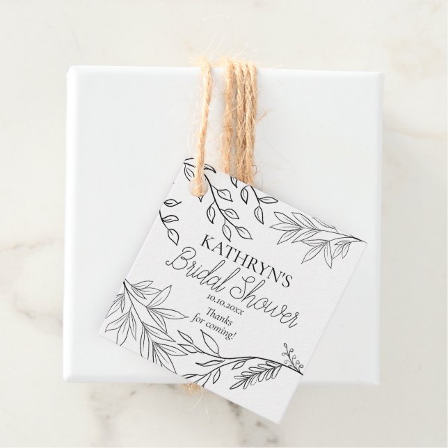 Étiquettes Cadeau Plan floral noir sur Fête des mariées Kraft (En situation)