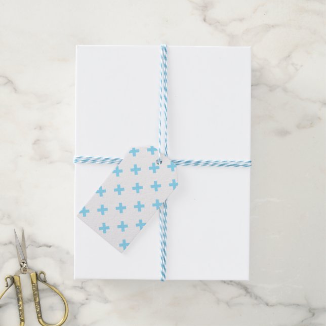Étiquettes-cadeau Points de croix bleu bébé sur fond blanc (Avec de laficelle)