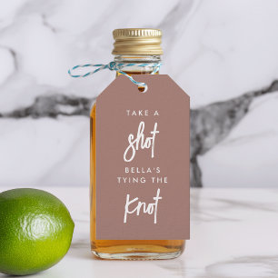 Étiquettes-cadeau Prendre un Shot, Elle Attache le Nœud Enterrement