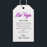 Étiquettes-cadeau Purple Las Vegas Sparkings Mariage Bienvenue<br><div class="desc">Cette étiquette cadeau de bienvenue de Las Vegas est accentuée avec un type violet brillant sur un arrière - plan blanc, ce qui le rend parfait pour décorer un cadeau de bienvenue pour vos invités à un mariage de destination à Las Vegas. Il fait partie de la collection Mariage Purple...</div>