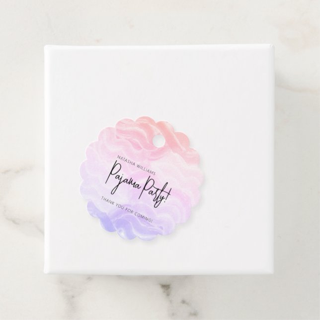 Étiquettes Cadeau Pyjama Party Coloré Pastel Élégant  (En situation)