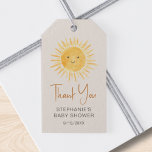 Étiquettes-cadeau Ray Of Sunshine Baby shower Merci<br><div class="desc">Prévoyez-vous un baby shower ? Cette étiquette-cadeau de remerciement baby shower sur le thème du soleil présente un joli soleil souriant jaune et "un petit rayon de soleil" dans la typographie stylisée sur un arrière - plan crème. Facile à personnaliser. Aquarelle originale © Michele Davies.</div>