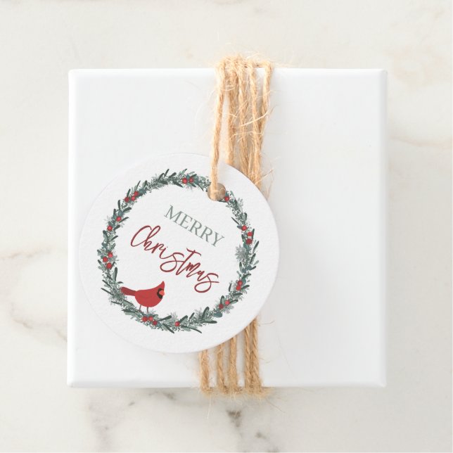Étiquettes Cadeau Red Berries Wreath and Red Cardinal Christmas  (En situation)