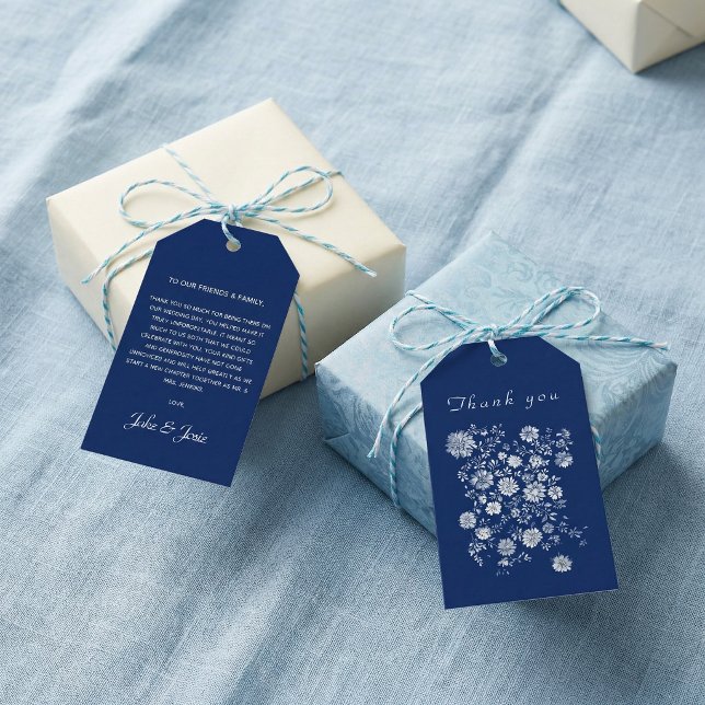 Étiquettes-cadeau Remerciements de mariage à motif floral chinoiseri (Navy Blue Chinoiserie Floral Wedding Thank You Gift Tags.)